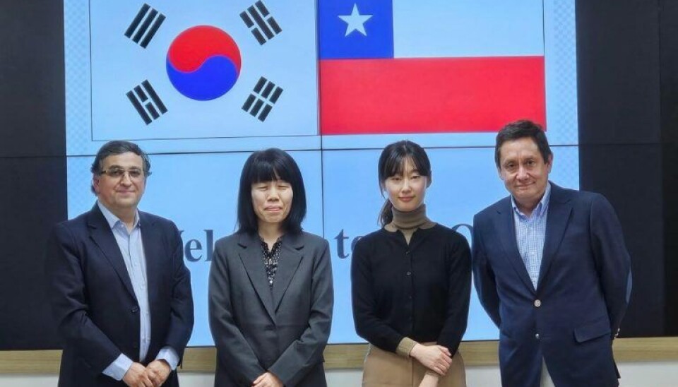 Autoridades de ambos países tras la reunión en Corea del Sur.