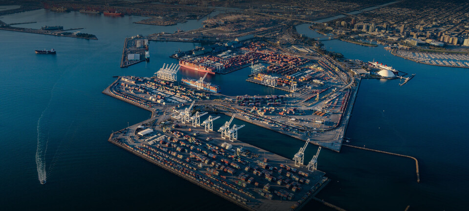 Puerto de Long Beach inauguró depósito de carga de electricidad limpia para vehículos pesados