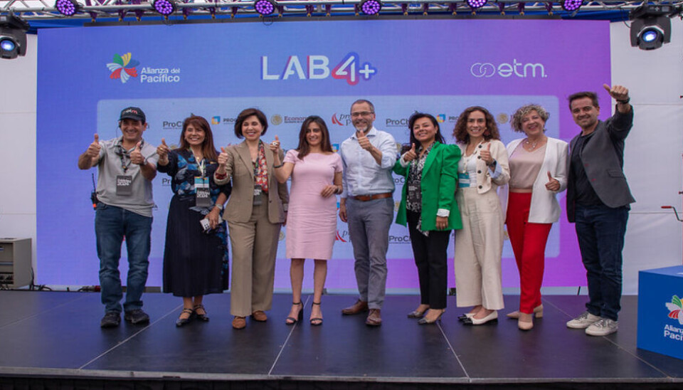 Autoridades que participaron de la jornada del Foro LAB4+.