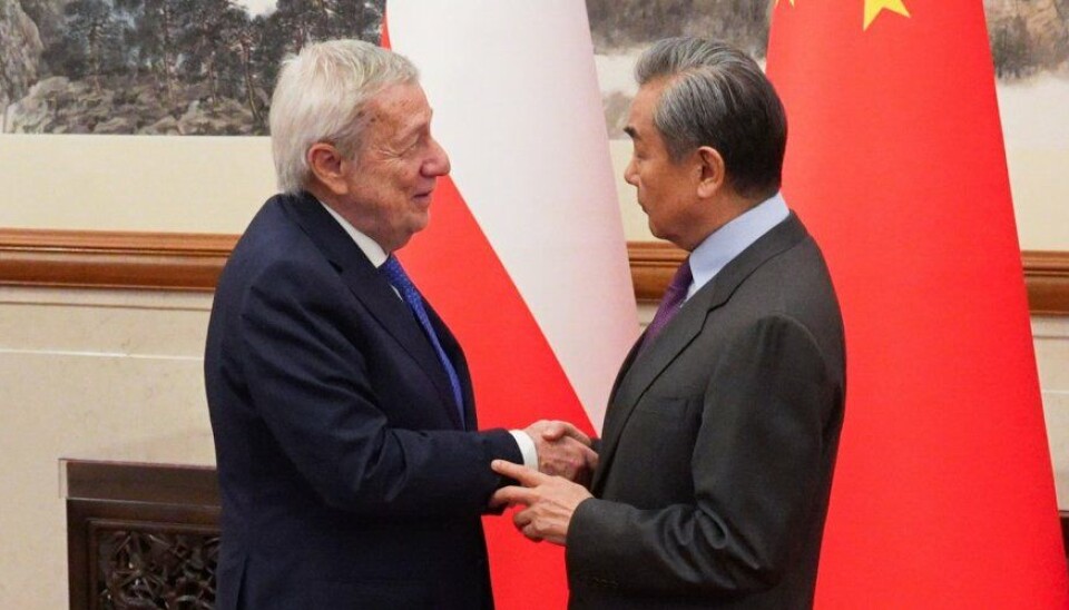 El canciller Alberto van Klaveren y su par chino, Wang Yi.