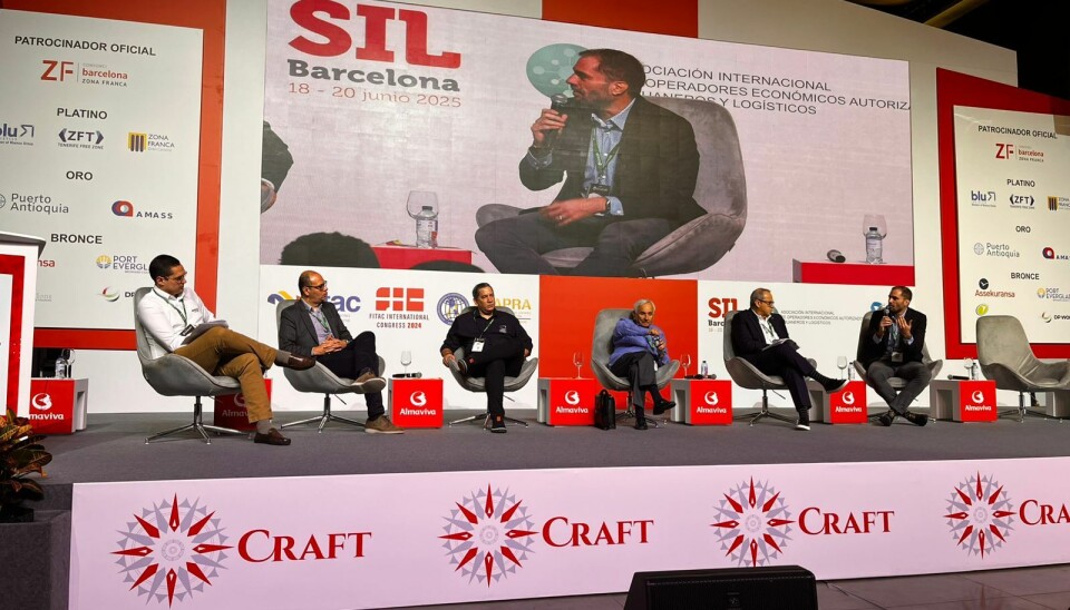 Ejecutivos y representantes de la industria durante el evento desarrollado en Colombia.