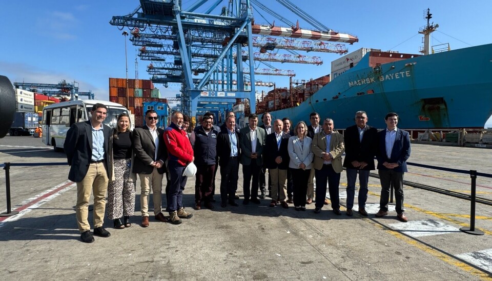 Las autoridades asistentes al terminal portuario en la ciudad de Valparaíso.