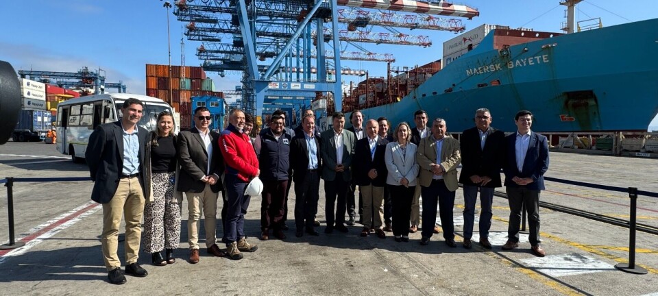 Puerto de Valparaíso recibió visita del ministro de Agricultura en el peak de exportación frutícola