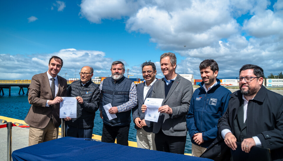 Autoridades y ejecutivos tras el anuncio de la millonaria inversión en el terminal.