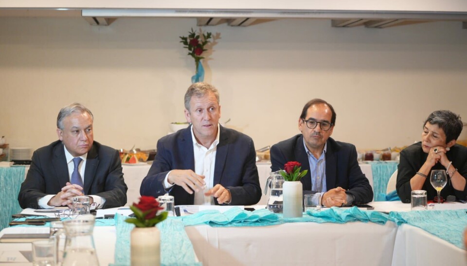 Ramón Castañeda, gerente general de Puerto San Antonio; Juan Carlos Muñoz, ministro de Transportes; y Eduardo Abedrapo, presidente del directorio de EPSA.