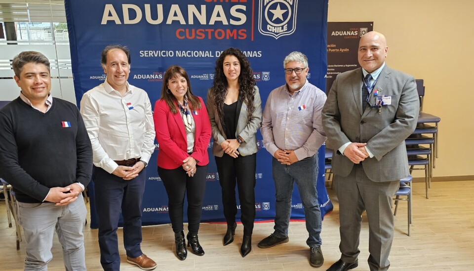 Ejecutivos portuarios y de Aduanas en la inauguración.