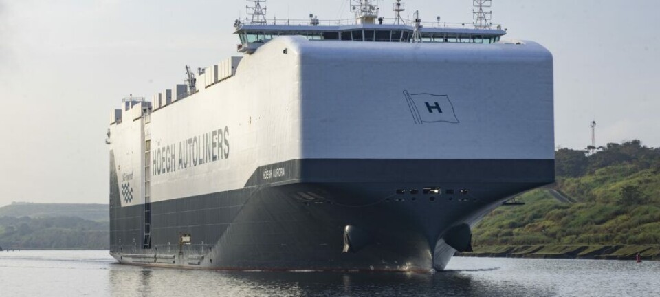 Portavehículos más grande del mundo transitó sin problemas por el Canal de Panamá