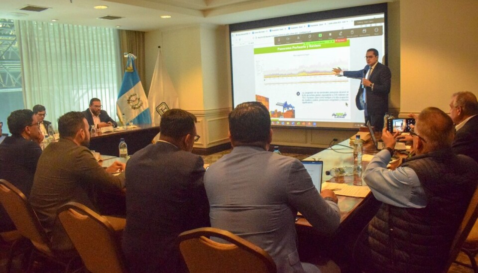 El presidente de AAPA durante la presentación.