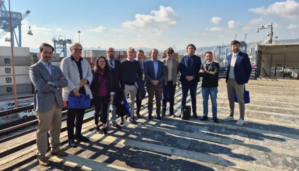 Ejecutivos del terminal junto a los representantes empresariales italianos.