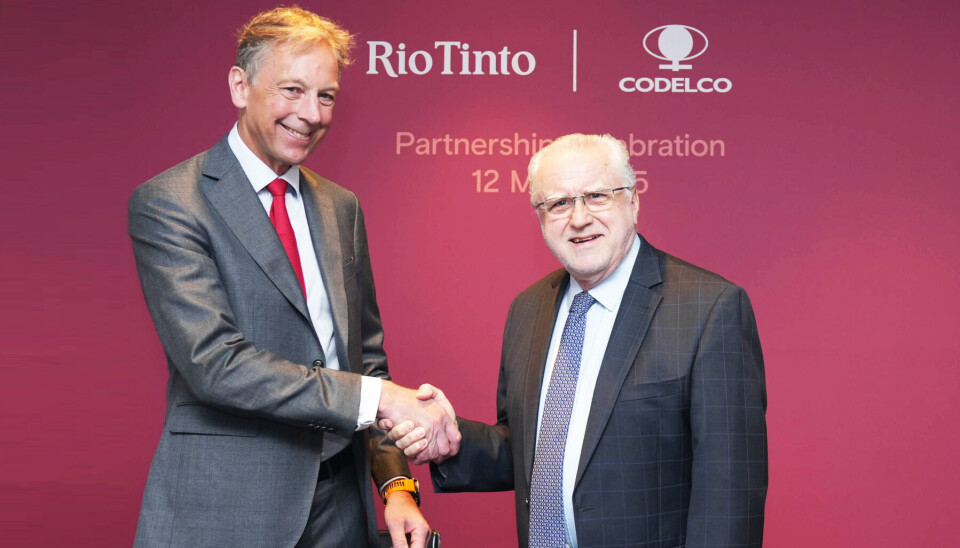 Ejecutivos tras la firmar del acuerdo para potenciar Nuevo Cobre.