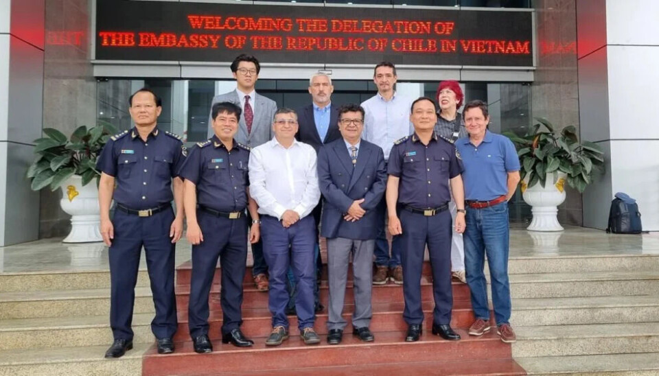 Autoridades nacionales y vietnamitas tras la reunión.