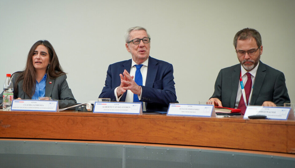 El Canciller junto al director general de ProChile y la subsecretaria de Subrei.