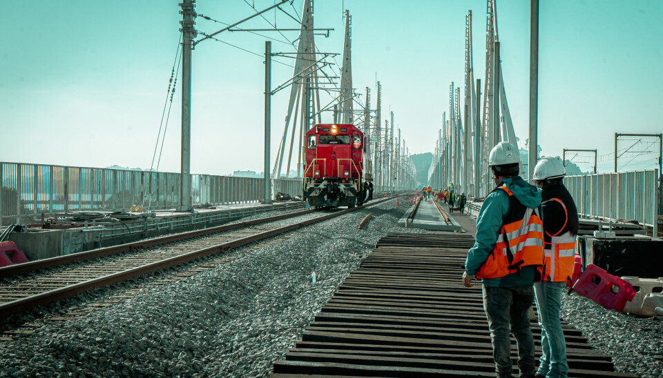 Las pruebas se iniciaron con locomotoras de carga.