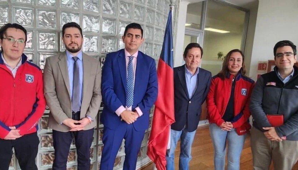 Autoridades de Aduanas y representantes de Frutas de Chile en San Antonio.