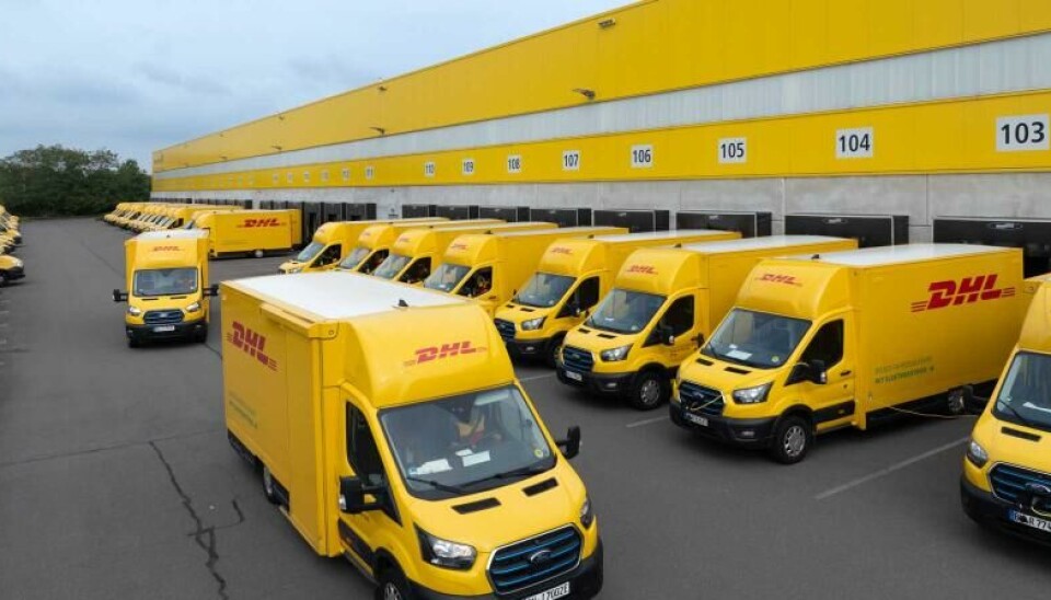 Los vehículos tienen capacidad para transportar 200 paquetes.