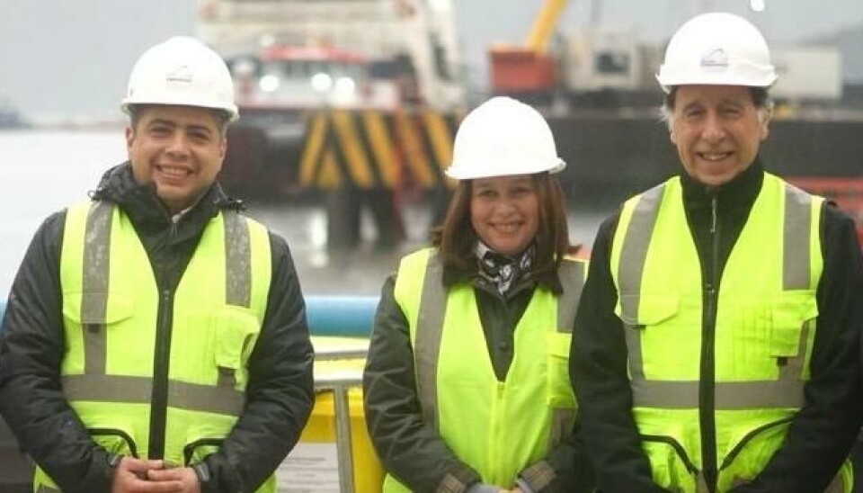 La senadora junto a las autoridades y ejecutivos del terminal portuario.
