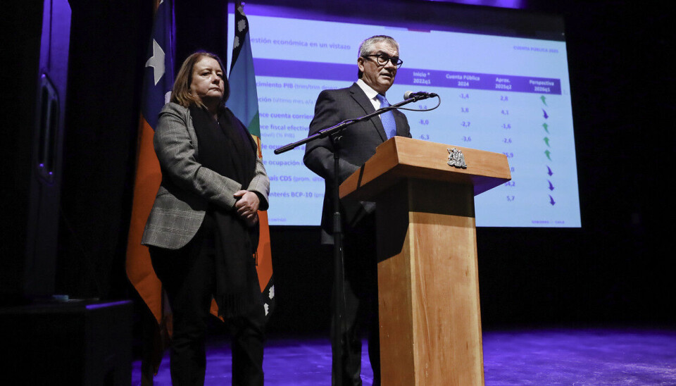 El ministro Mario Marcel estuvo acompañado de la subsecretaria Heidi Berner.