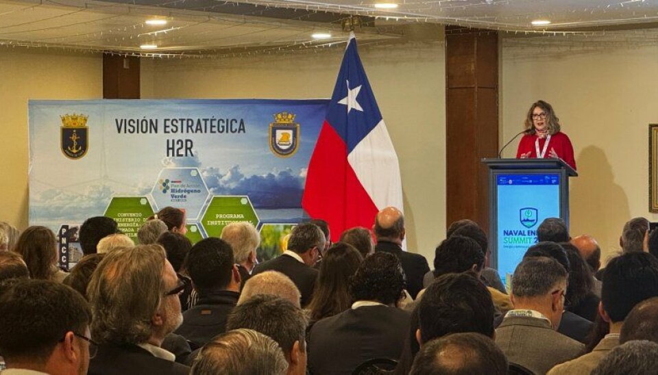 Grace Keller durante su exposición en la Naval Energy Summit.