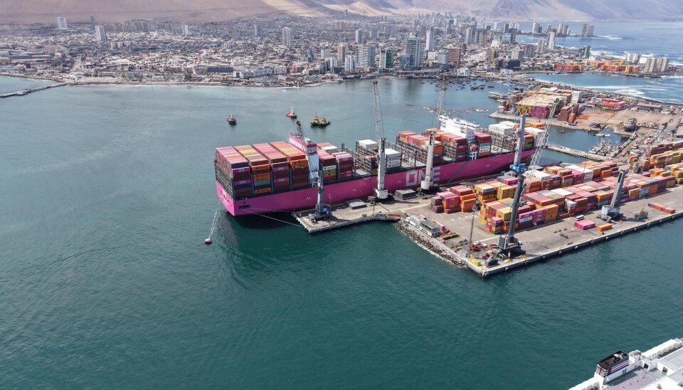 La nave tiene una capacidad de 13.932 TEUs y una eslora de 335,94 metros.