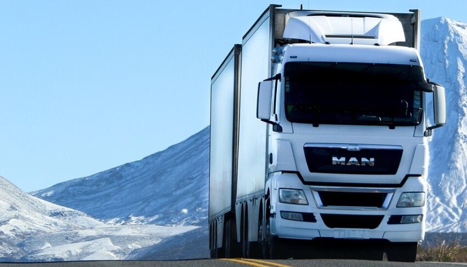 No solo ve la carretera, sino también comprende el contexto de conducción.